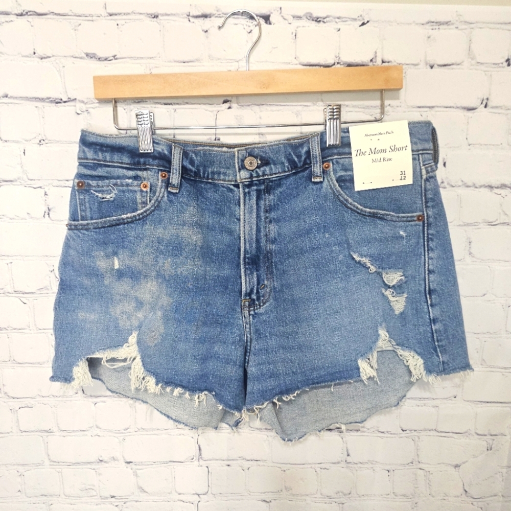 Abercrombie "The Mom Short" Midrise 31 NWT